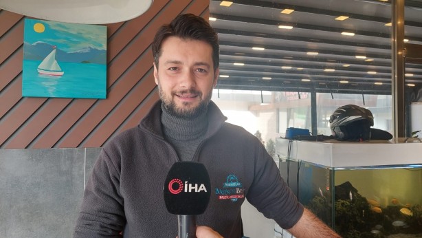 Foto - Bak sen atmacanın yaptığına! Balıkçıyı birbirine kattı