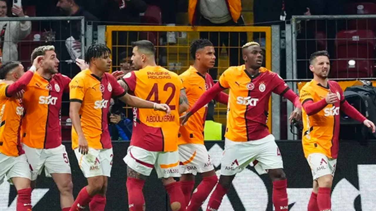 Foto - Bak sen şu çakma gurmeye... Sen ne anlarsın futboldan be adam! Bu nasıl bir açıklama böyle