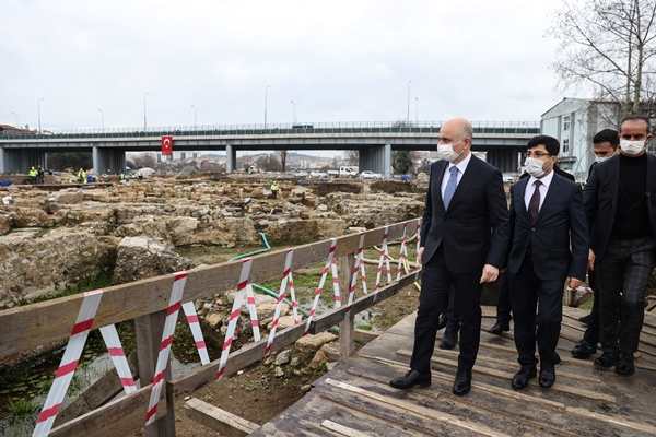 Foto - Bakan Adil Karaismailoğlu tarihi Haydarpaşa Garı'ndaki çalışmaları inceledi