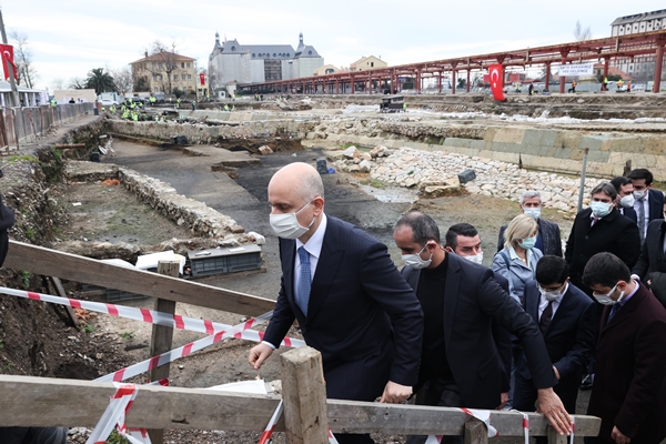 Foto - Bakan Adil Karaismailoğlu tarihi Haydarpaşa Garı'ndaki çalışmaları inceledi