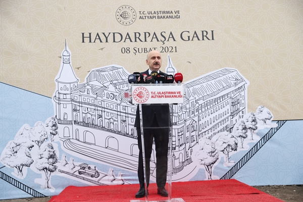 Foto - Bakan Adil Karaismailoğlu tarihi Haydarpaşa Garı'ndaki çalışmaları inceledi