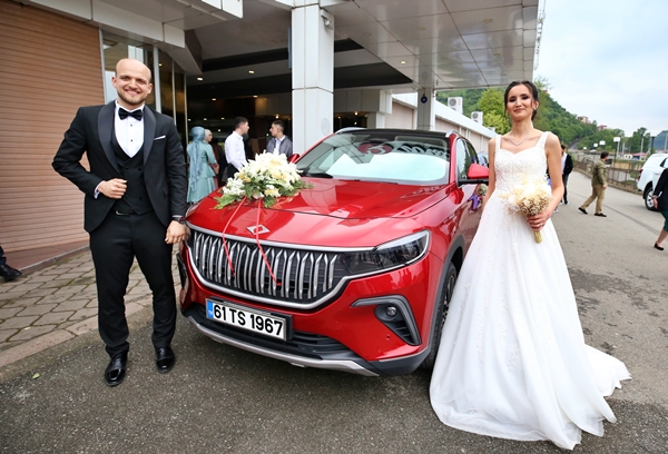 Bakan Adil Karaismailoğlu'nun Togg'u gelin arabası oldu