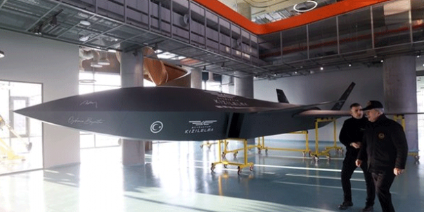 Foto - Bakan Akar, 'Bayraktar Kızılelma'yı inceledi