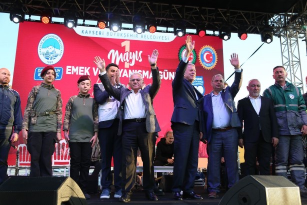 Foto - Bakan Akar: Hiçbir işçinin hakkını yedirmedik yedirmeyeceğiz