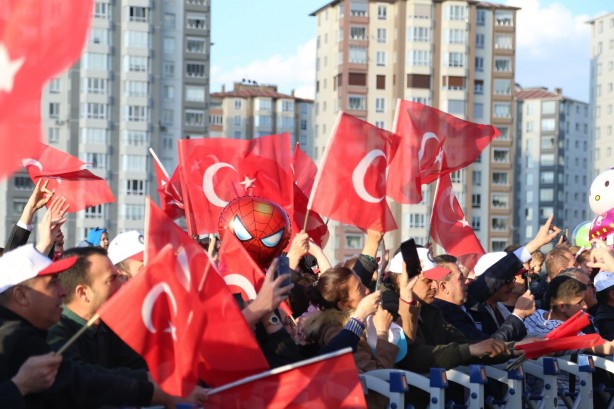 Foto - Bakan Akar: Hiçbir işçinin hakkını yedirmedik yedirmeyeceğiz
