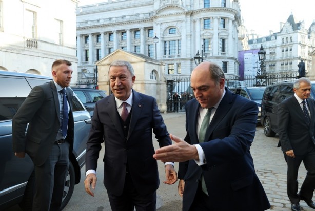 Foto - Bakan Akar, İngiltere Savunma Bakanı ile görüştü