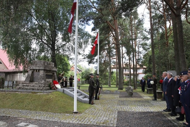 Foto - Bakan Akar, Letonya'da ziyaret etti! 17 sene sonra bir ilk