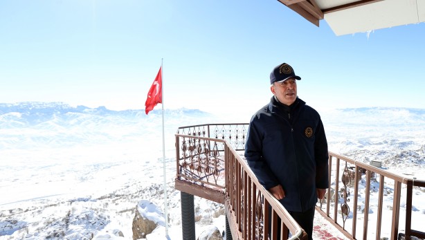 Foto - Bakan Akar TSK komuta kademesiyle sınırın "sıfır noktasında"