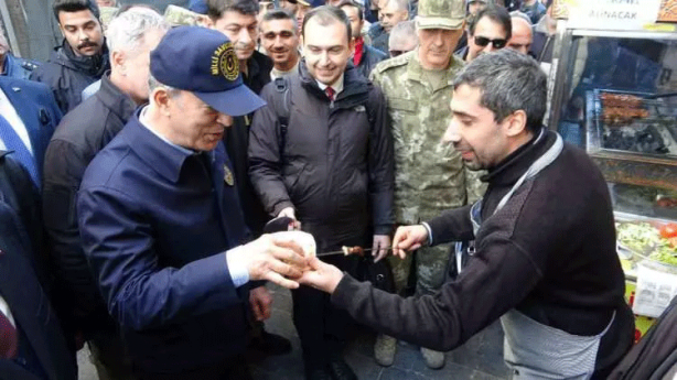 Foto - Bakan Akar ve TSK komuta kademesi Diyarbakır sokaklarında
