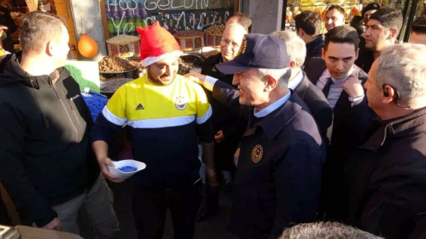 Foto - Bakan Akar ve TSK komuta kademesi Diyarbakır sokaklarında