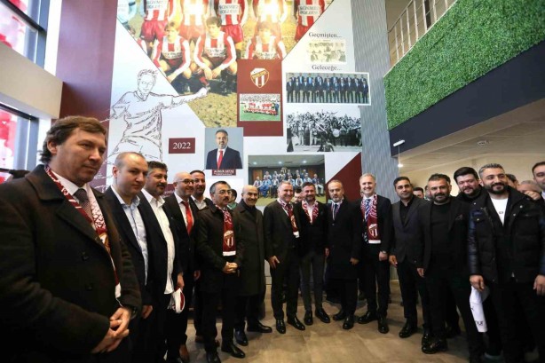 Foto - Bakan Bak, İnegöl’de spor tesisi açılışında konuştu: "Türkiye bir spor devrimi yaşıyor"