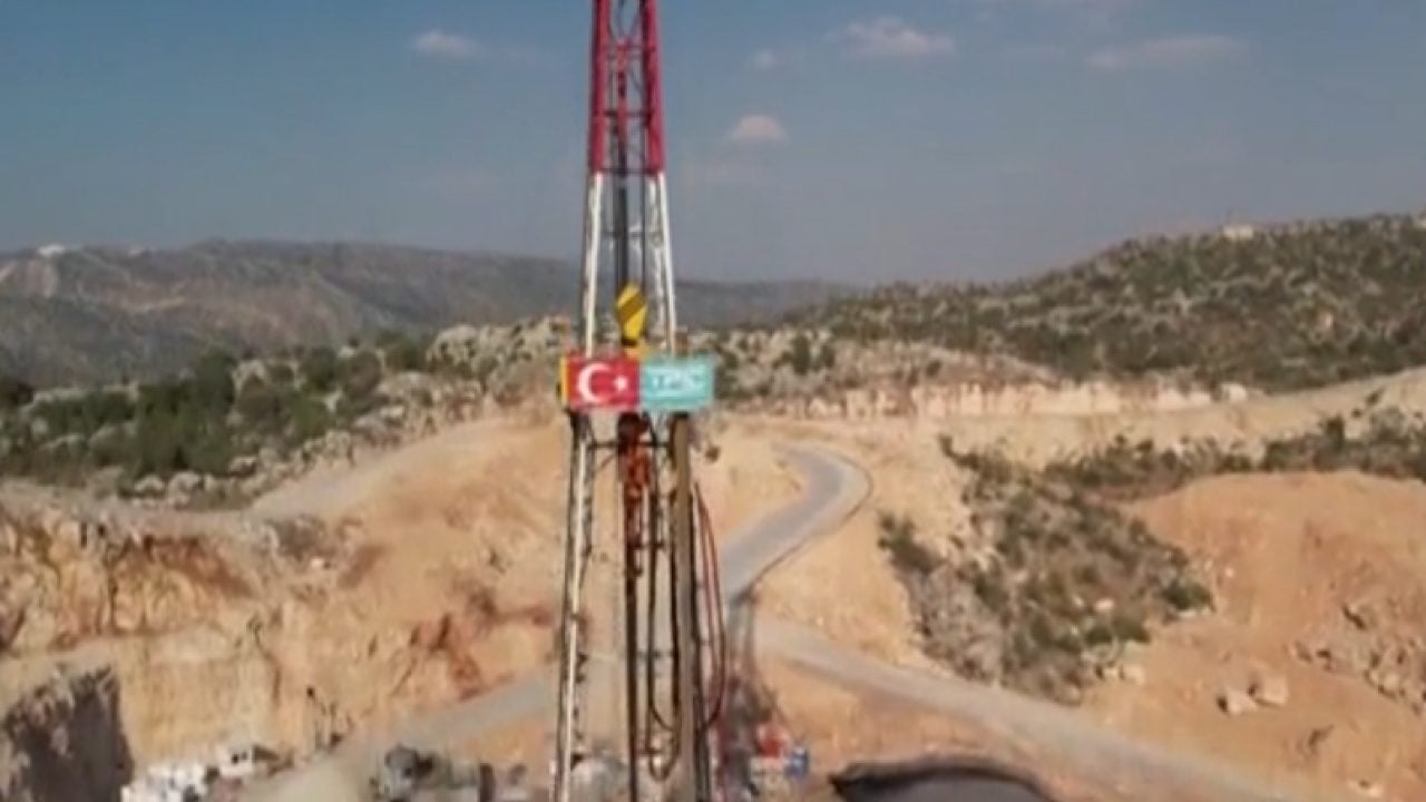 Foto - Bakan Bayraktar’dan petrol müjdesi: Gözler Diyarbakır’daki sondajda! 24 kuyuda çalışmalar başlıyor 