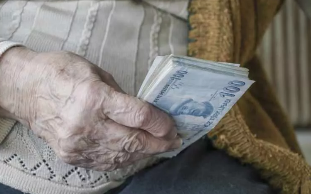 Foto - Bakan Bilgin'den en düşük emekli aylığı ve emekli ikramiyelerine 'zam' açıklaması