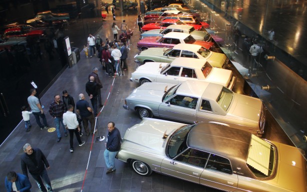 Foto - Bakan bir daha bakıyor! Klasik otomobil tutkunları buraya