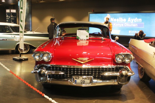 Foto - Bakan bir daha bakıyor! Klasik otomobil tutkunları buraya