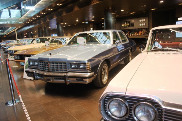 Foto - Bakan bir daha bakıyor! Klasik otomobil tutkunları buraya