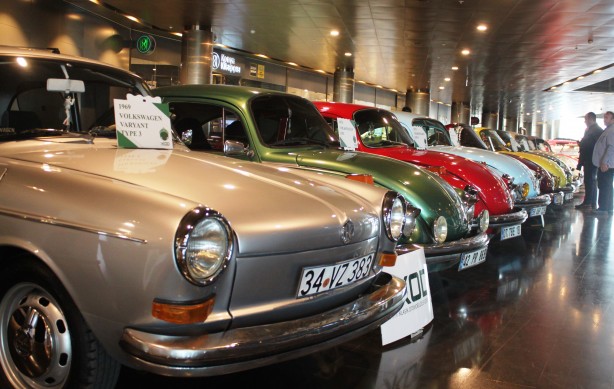 Foto - Bakan bir daha bakıyor! Klasik otomobil tutkunları buraya