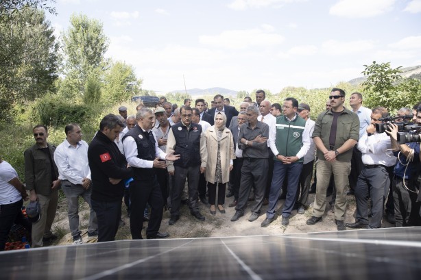 Foto - Bakan Dönmez, çiftçiye elektrik sağlayacak MOBİTEM'i inceledi