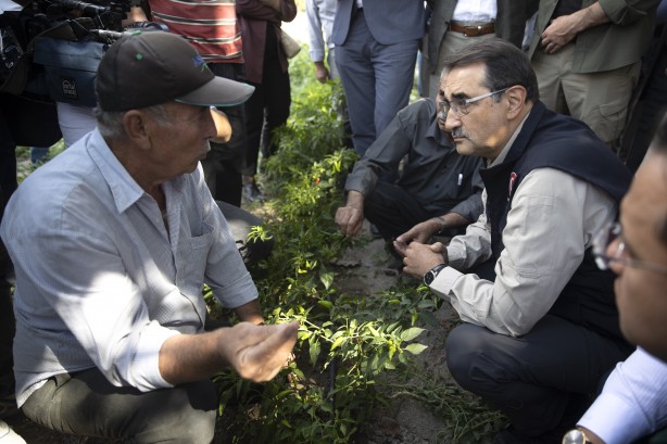 Foto - Bakan Dönmez, çiftçiye elektrik sağlayacak MOBİTEM'i inceledi