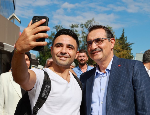 Foto - Bakan Dönmez vatandaşa taksi gönderdi