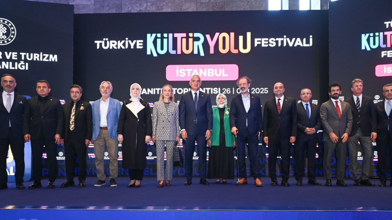 Foto - Bakan Ersoy: Bu büyük kültür yolculuğunu 2027 yılında 32 ilimizle daha da ileri taşıyoruz