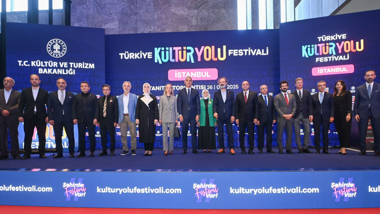 Foto - Bakan Ersoy: Bu büyük kültür yolculuğunu 2027 yılında 32 ilimizle daha da ileri taşıyoruz