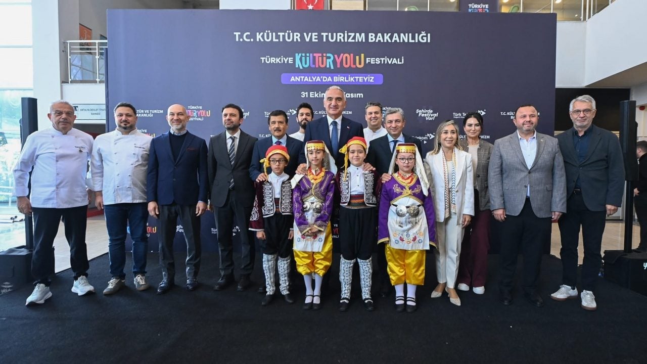 Foto - Bakan Ersoy müjdeyi verdi: 40'tan fazla etkinliğin açılışını yaptı 
