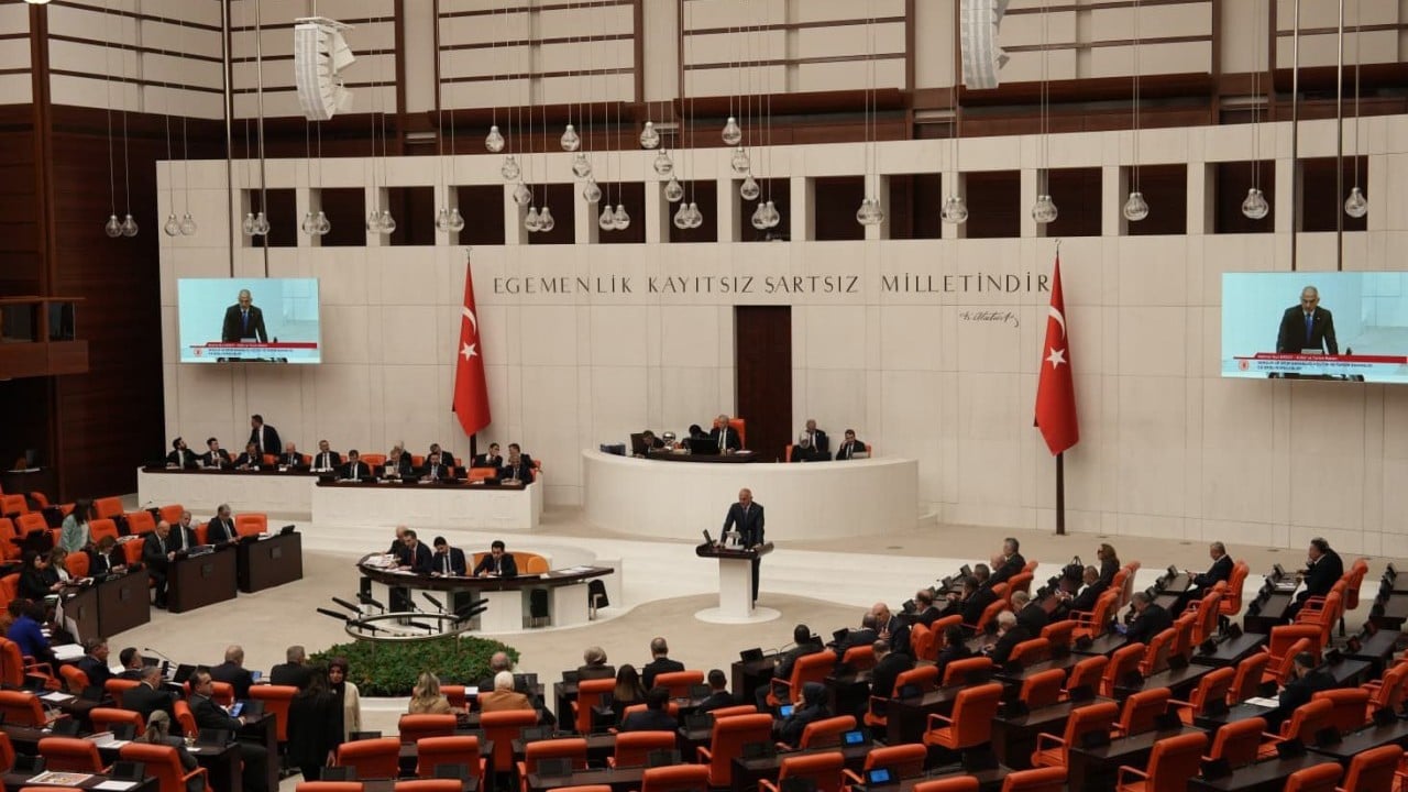 Bakan Ersoy TBMM Genel Kurulu'nda: Turizmde küresel liderliğe yürüyoruz 64 milyar dolar hedefini yakalayacağız