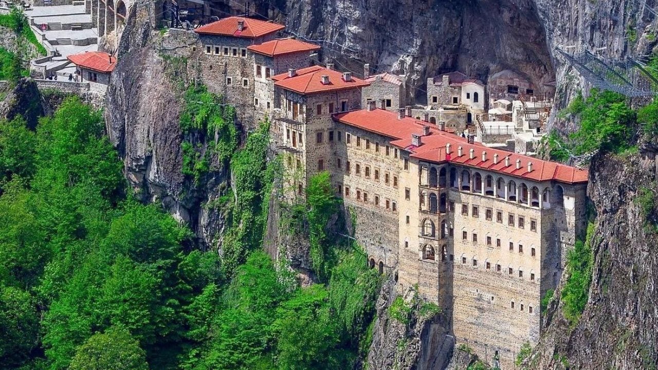 Foto - Bakan Ersoy, turizm geliri 2026'nın ilk 9 ayında 51 milyar 278 milyon dolar 