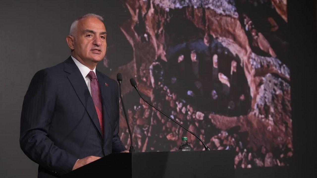 Foto - Bakan Ersoy, turizm geliri 2026'nın ilk 9 ayında 51 milyar 278 milyon dolar 