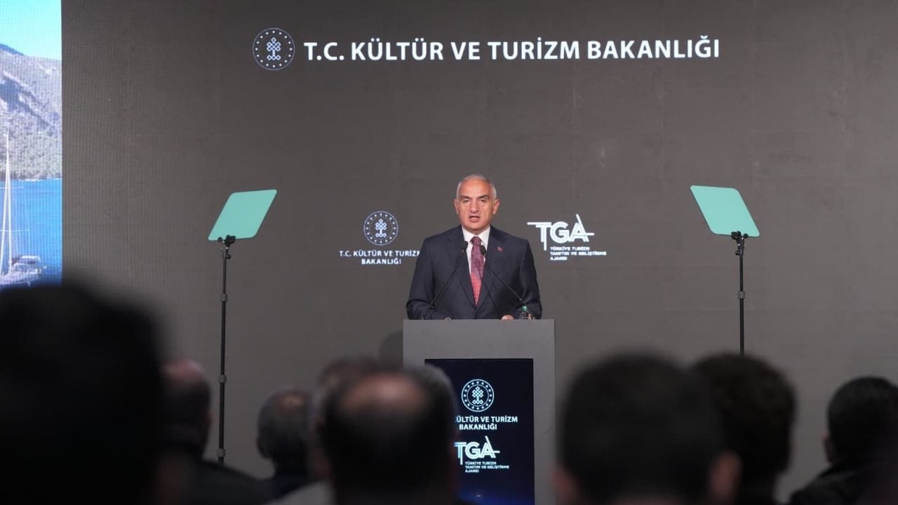 Foto - Bakan Ersoy, turizm geliri 2026'nın ilk 9 ayında 51 milyar 278 milyon dolar 