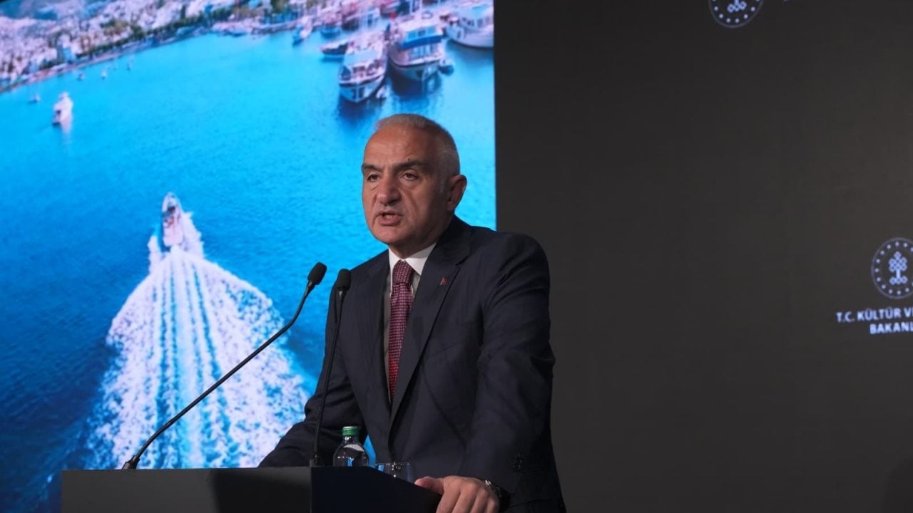Bakan Ersoy, turizm geliri 2026'nın ilk 9 ayında 51 milyar 278 milyon dolar 