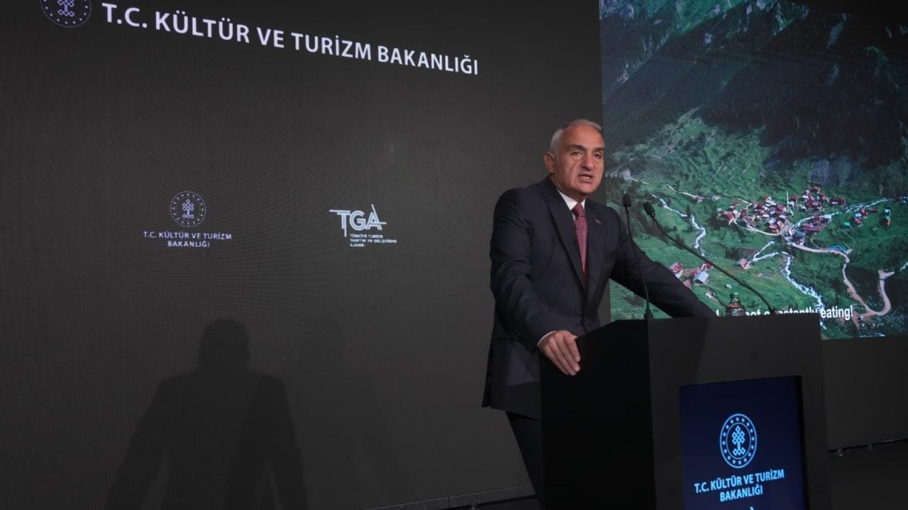 Foto - Bakan Ersoy, turizm geliri 2026'nın ilk 9 ayında 51 milyar 278 milyon dolar 