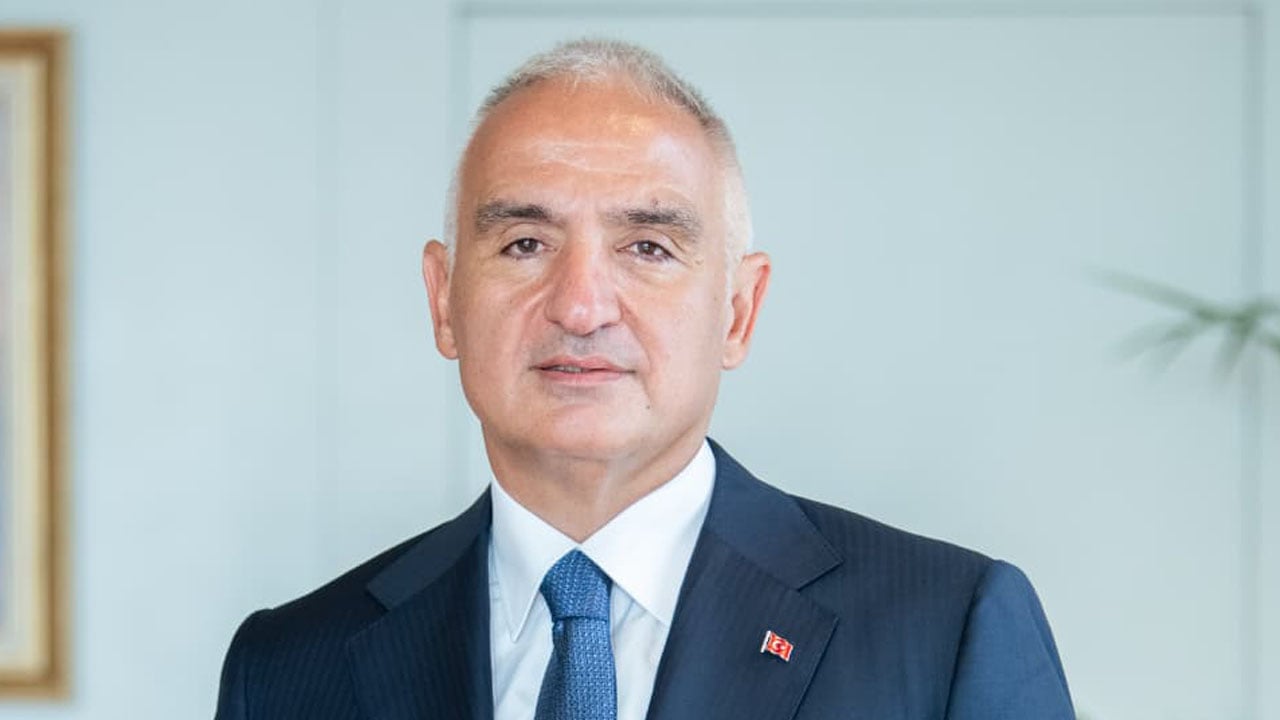 Bakan Ersoy: Yüzlerce yıllık hafızamızı herkesin istifadesine sunuyoruz