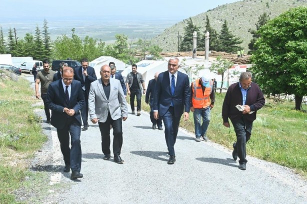 Foto - Bakan Ersoy'dan cemevlerine ziyaret