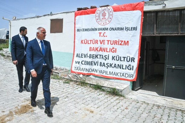 Bakan Ersoy'dan cemevlerine ziyaret