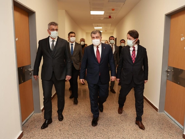 Bakan Fahrettin Koca: Mart ayında hasta kabulüne başlıyoruz