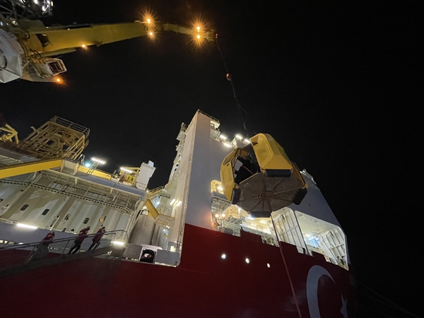 Foto - Bakan Fatih Dönmez'den Yavuz Sondaj Gemisi'ne ziyaret