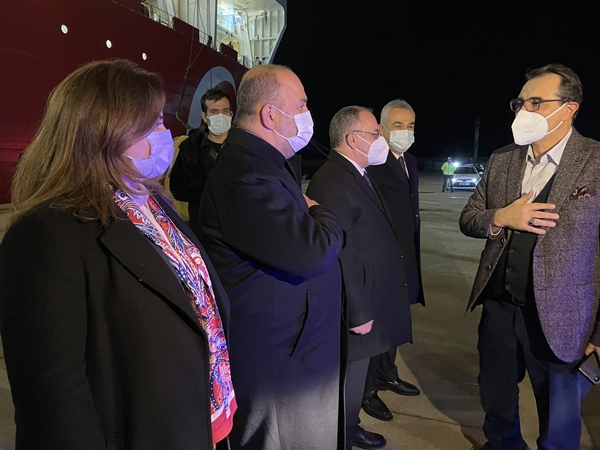 Foto - Bakan Fatih Dönmez'den Yavuz Sondaj Gemisi'ne ziyaret