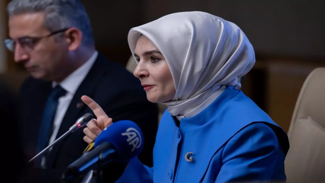 Bakan Göktaş’ı çileden çıkartan "seçmece çocuk" talebi: "Bu bir sipariş değil" diyerek isyan etti