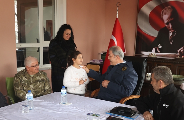 Foto - Bakan Hulusi Akar duyurdu: 306 terörist etkisiz hale getirildi