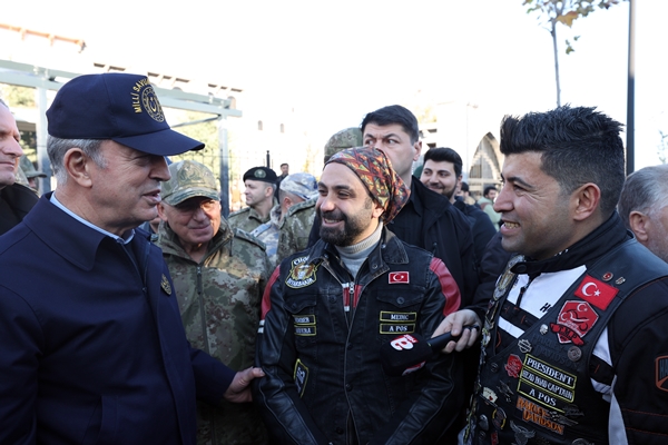 Foto - Bakan Hulusi Akar ve TSK komuta kademesi Diyarbakır sokaklarında