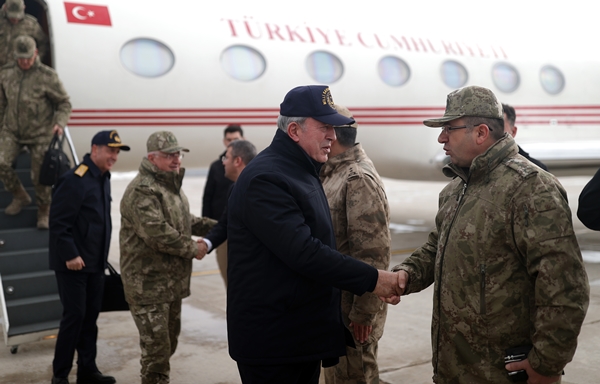 Foto - Bakan Hulusi Akar'dan sınır hattında inceleme