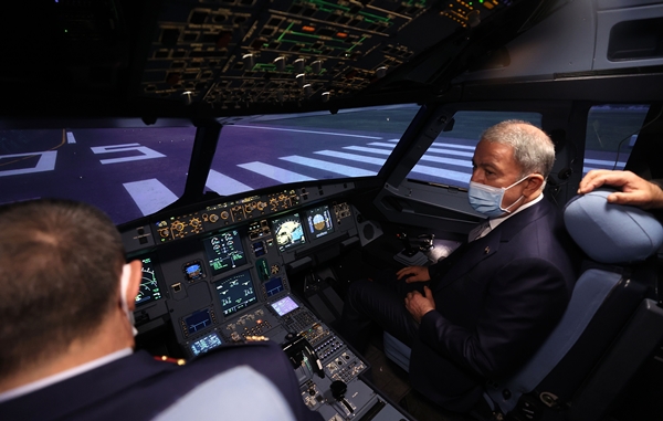 Foto - Bakan Hulusi Akar'dan tam isabet