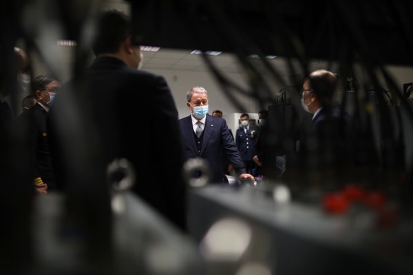 Foto - Bakan Hulusi Akar'dan tam isabet