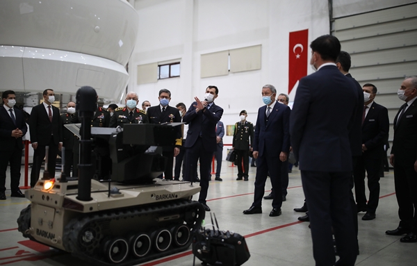 Foto - Bakan Hulusi Akar'dan tam isabet