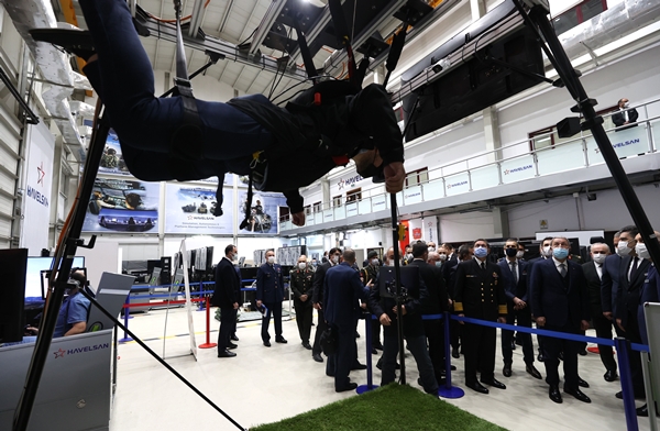Foto - Bakan Hulusi Akar'dan tam isabet