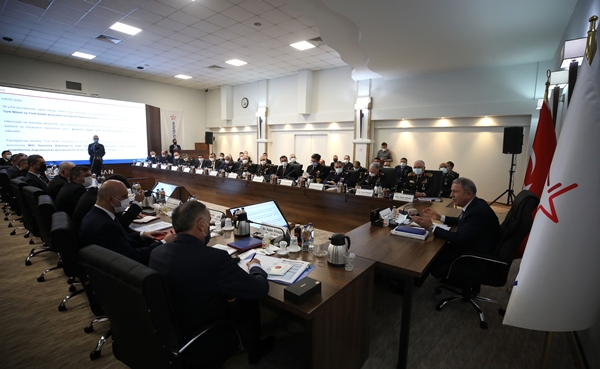 Foto - Bakan Hulusi Akar'dan tam isabet