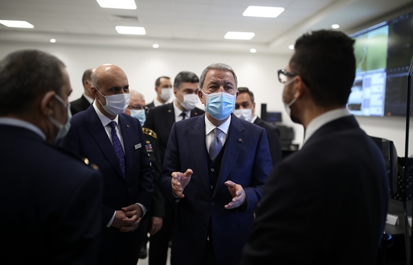 Foto - Bakan Hulusi Akar'dan tam isabet