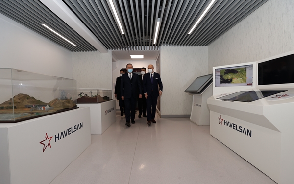 Foto - Bakan Hulusi Akar'dan tam isabet